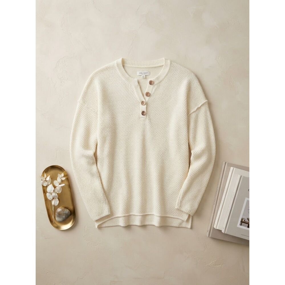 Amazon Cream Henley Sweater Knit Pullover Size Medium Fits Small Cream EUC